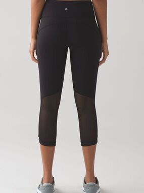 Lululemon Hit It crops - Black Mesh Panel Cropped Leggings